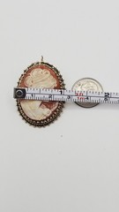 Beautiful Vintage Shell Cameo BROOCH 14K , 9.6 GRAMS, Measurement 1.5″ x 1″