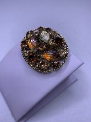 Aurora boreal brooch pin carved shells prong set Signed￼ Australia Browns C4￼