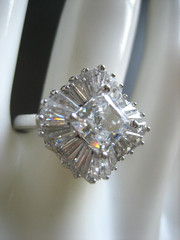 STUNNING VINTAGE 14K WHITE GOLD BAGUETTE BALLERINA RING SIZE 8