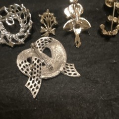 Vintage Lot 5 Silver Tone/Gold Tone Pin Brooches AB Rhinestone Faux Pearl Bow