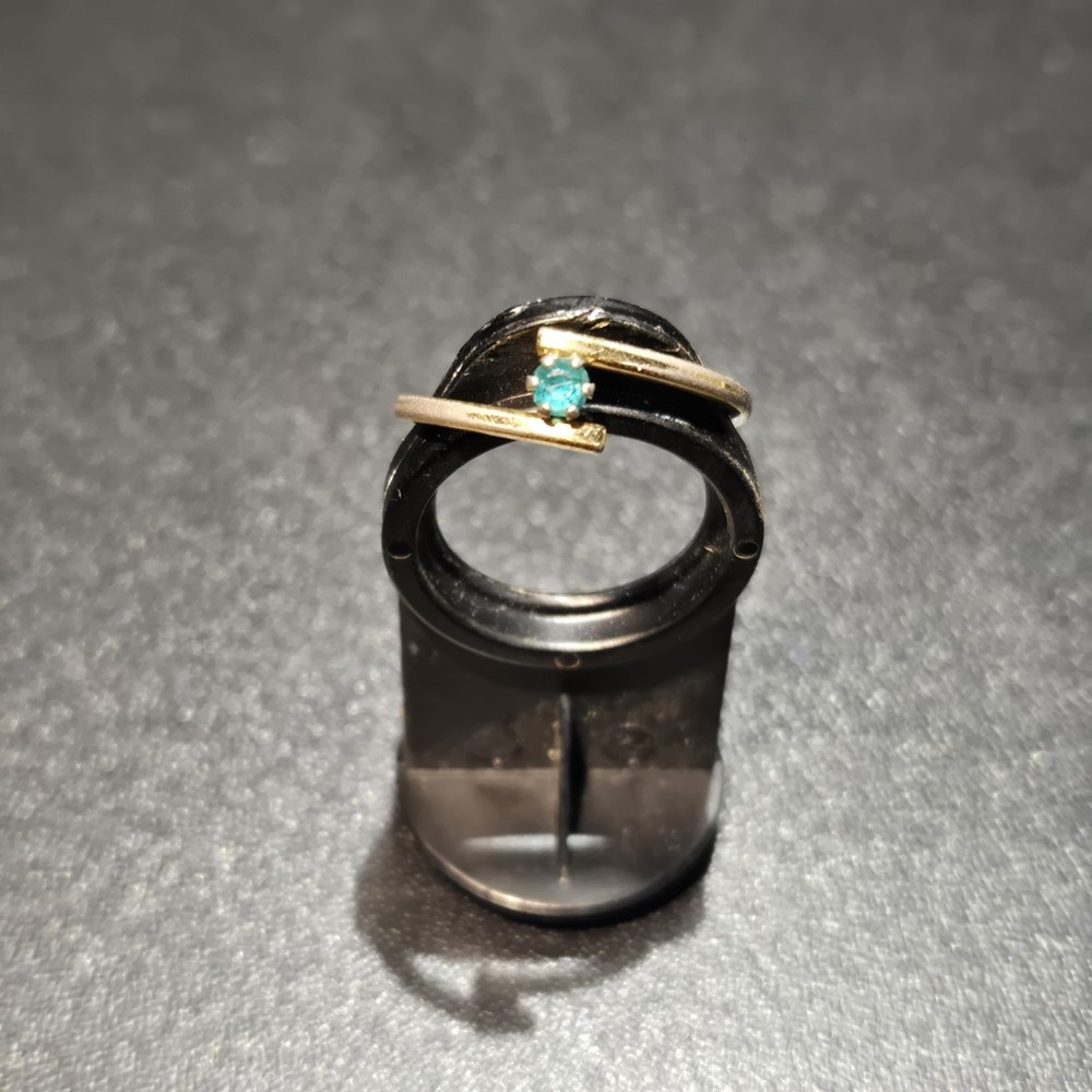 Vintage Avon Birthstone Accent August Green Rhinestone Stackable Ring