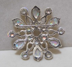 Vtg 2008 Unsigned TRIFARI Yellow Iridescent Acrylic Silver Tone 2” Brooch