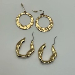 Classic Textured Hoop Earrings Qty 2 Gold-tone Unsigned Dangle Drop Everyday