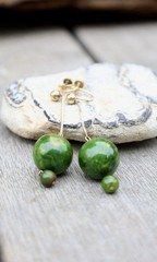 Green Bakelite Dangle Earrings Screwback 12K Gold Filled Marbled Ball Drop 1940s