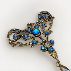 Vintage Victorian Revival Blue Glass Dangle Brooch Moonglow Cabochon Brass Pin