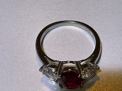 LOVELY STERLING SILVER CUBIC ZIRCONIA RED COLORLESS RING SIZE 7