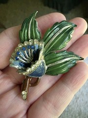 Pot Metal 1930s Floral Enamel Brooch