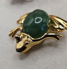 Vintage Kenneth J Lane Frog Green belly Brooch Pin Gold Tone Signed Faux Jade