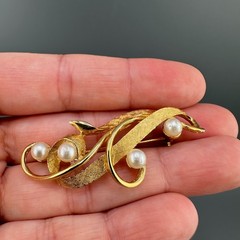 Vintage to Now Brooch Lot Gold Tone Faux Pearl Leaf Textured Brushed 1 Signed