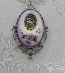 Vtg Soviet Hand Painted Enamel Rostov Finift Floral Pendant 18″ Necklace