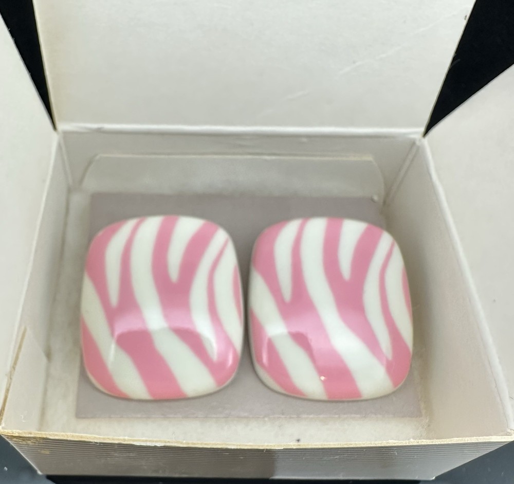 Vintage Avon Zebra Stripe Clip On Earrings Pink & Cream Acrylic 1.25″