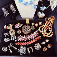 ESTATE MIRIAM HASKELL, SCHREINER, JULIANA D&E CROWN TRIFARI KRAMER & MORE-25 PCS