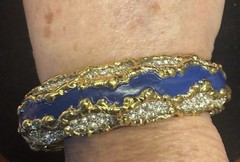 Elegant VTG Jomaz Blue Enamel Rhinestone Hinge Clamper