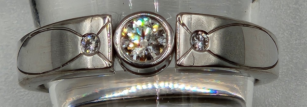 18k White Gold Diamond Ring Size 6.5 w/appraisal paperwork No Box Please Read