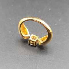 Vtg Sz 6 Ring Cubic Zirconia Solitaire w/ Accents Fashion Jewelry Unique Design