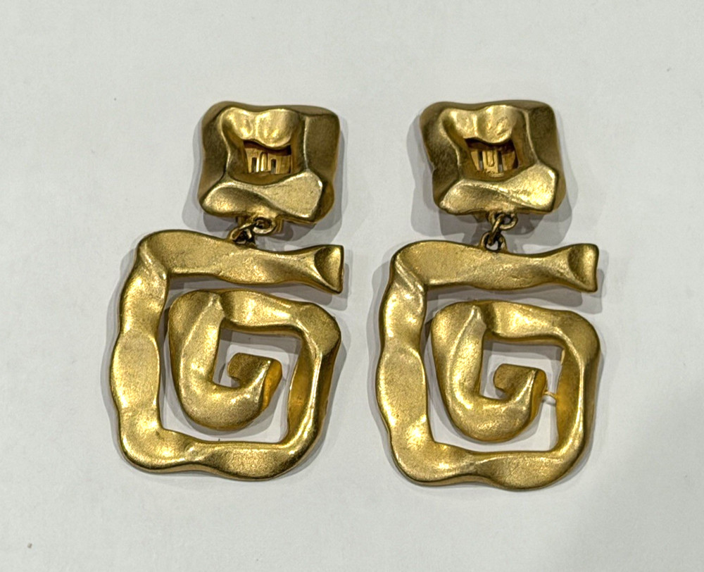 LARGE 2.75″ DANGLING DROP MATTE GOLD SPIRAL SWIRL 1980S CLIP ON EARRINGS EUC