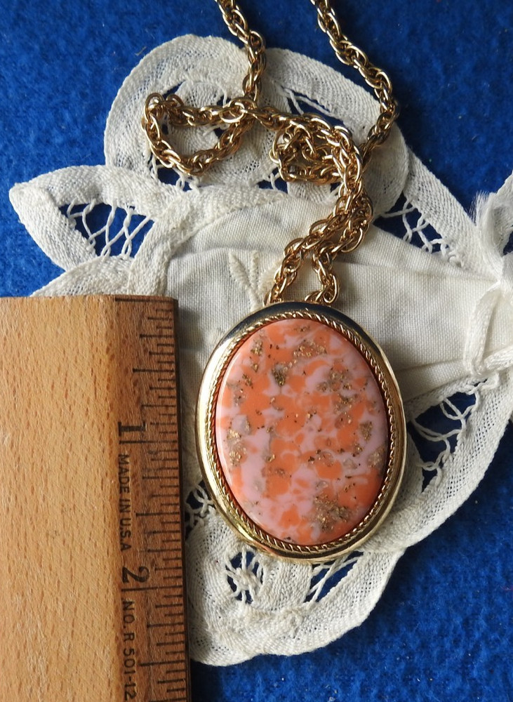 Vintage 1974 Sarah Coventry Coraline Pendant Brooch Necklace 25″