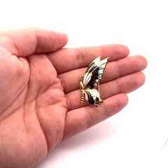 18k Stamped Yellow Gold White & Black Enamel Butterfly Brooch Pin