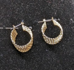 Vintage Layered Twisted Oval 1″ Hoop Earrings Gold Tone Pierced