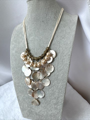 Gorgeous Waterfall statement polished shell pink pearly necklace gold abalone
