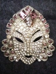ASIAN PRINCESS FUR PIN PRECIOUS METAL VINTAGE MAZER WALLER CLASP