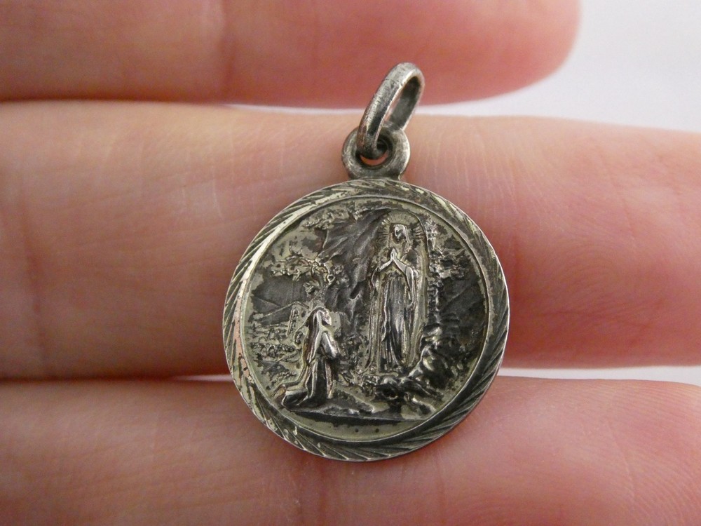 Vintage Spain Sterling Silver Mary Holy Mother Medal Pendant 925 2.3g 7/8 Inch