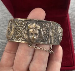 VTG Antique 1920s Egyptian revival silver & Gold tone Hinged Bangle bracelet J20