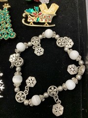 Holiday Christmas Jewelry Lot Brooches Earrings Gerrys Gold Crown Inc Vtg – Now