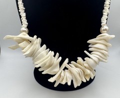 VTG White Shell Statement Necklace
