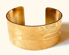 RARE Vintage M·A·C Cosmetics Employee Gift – Floral Etched Logo Cuff Bracelet