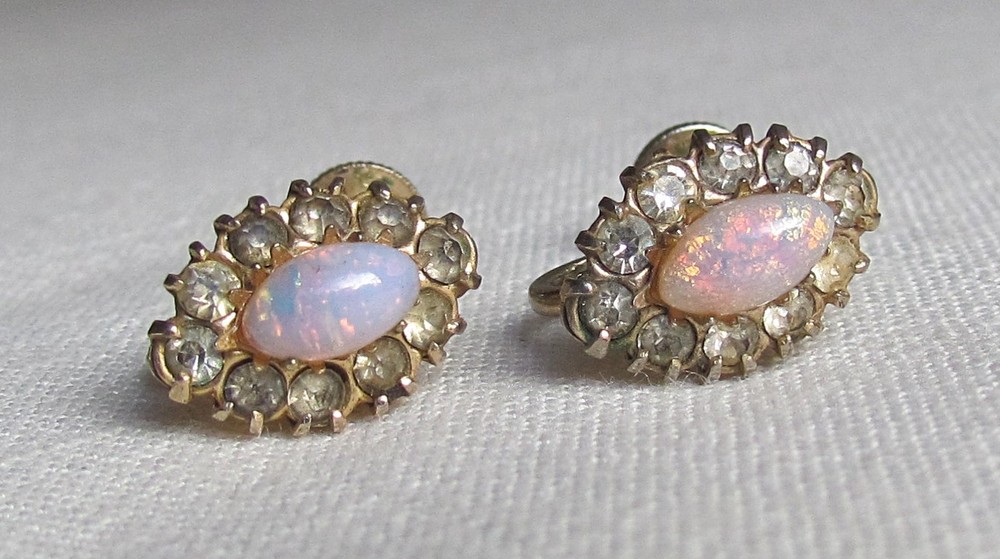 Vintage 50’s Vargas Faux Fire Opal & Rhinestone Screw-On Huggie Earrings