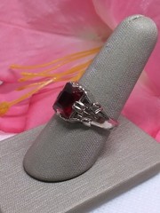 UNCAS Vintage Sterling Silver Ring w/Red Ruby Colored Stone Size 9.75