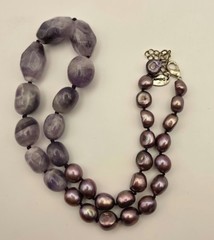 Coldwater Creek Amethyst and Lavender freshwater pearl necklace 20″ long.