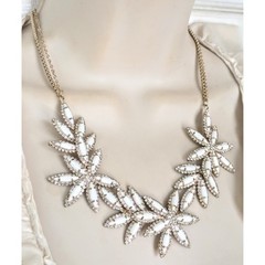 Lovely Gold White Tone Rhinestone Floral Collar Necklace by TALBOTS 21″ NOS