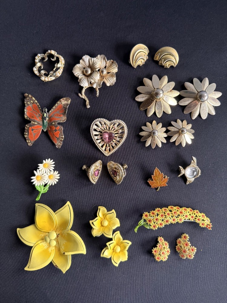 21 -pc Vintage Lot of Rhinestone & Other Brooches and some Matching Earrings