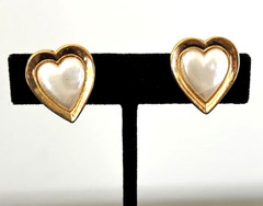 VTG CROWN TRIFARI WHITE Pearlescent Inset Gold Tn HEART Bracelet Earrings Set