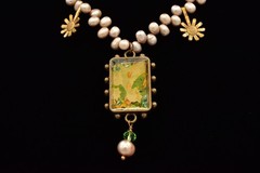 Vintage Charm Necklace Romantic Pendant Floral Pearl Beaded Antiqued 1990s BinBM