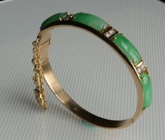 18K YELLOW GOLD JADEITE JADE & DIAMOND OVAL HINGED BANGLE BRACELET SIZE 6”