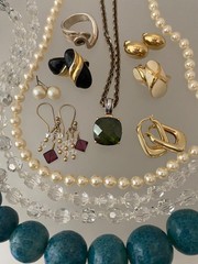 LARGE LOT ESTATE VINTAGE & NOW JEWELRY ALL WEARABLE MANY SIGNED OVER 40 PCS
