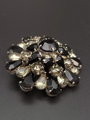 Vintage Juliana Style Black Rhinestone Brooch 1.75″ Unsigned