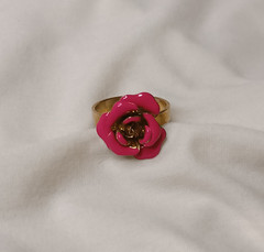 Vintage Rose Ring – Pink Enamel Flower – Size 9.5 – Metal Alloy Band