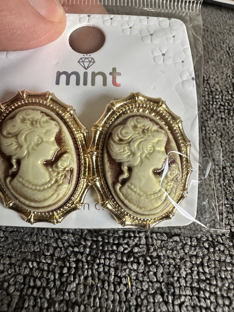 Post Earrings Bronze Cameo On Goldtone