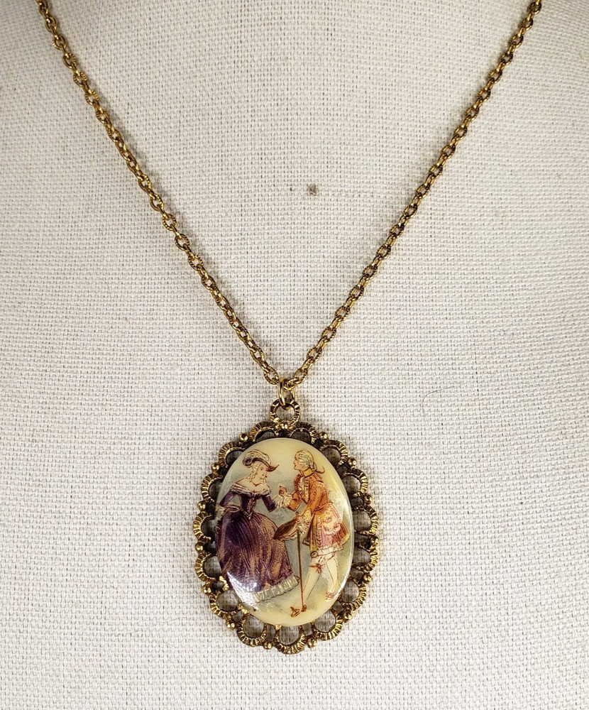 Vintage Porcelain Cameo Lover Dance Courting Couple Gold Tone Pendant 23″ Chain