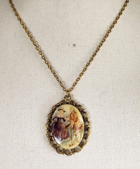 Vintage Porcelain Cameo Lover Dance Courting Couple Gold Tone Pendant 23″ Chain