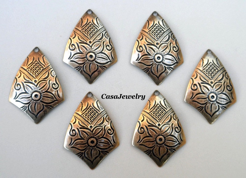 #3514 LARGE ANTIQUED GOLD PENDANT/ER KITE SHAPE W/TOP HANG HOLE – 6 Pc Lot