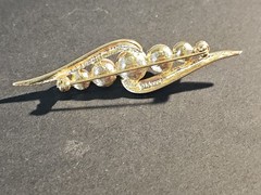 Vintage Monet Swirl Bar Brooch Seven Faux Pearls Graduated Gold Tone Polished
