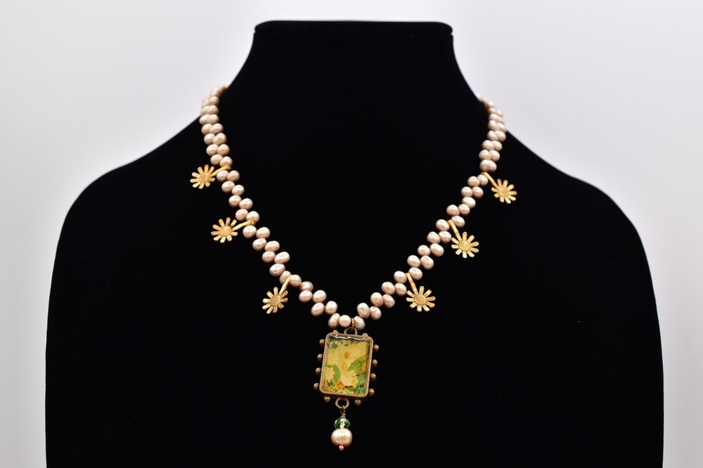 Vintage Charm Necklace Romantic Pendant Floral Pearl Beaded Antiqued 1990s BinBM