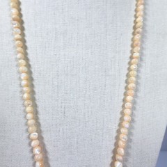 Vintage Mother of Pearl Graduated Bead Necklace 36″ Peach Cream MOP Barrel Clasp