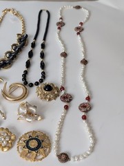 Vintage To Now Mixed Jewelry Lot 17 Pieces Most Signed Resell Wear