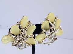 Vintage Rhinestone Plastic Flower Earring Jewelry